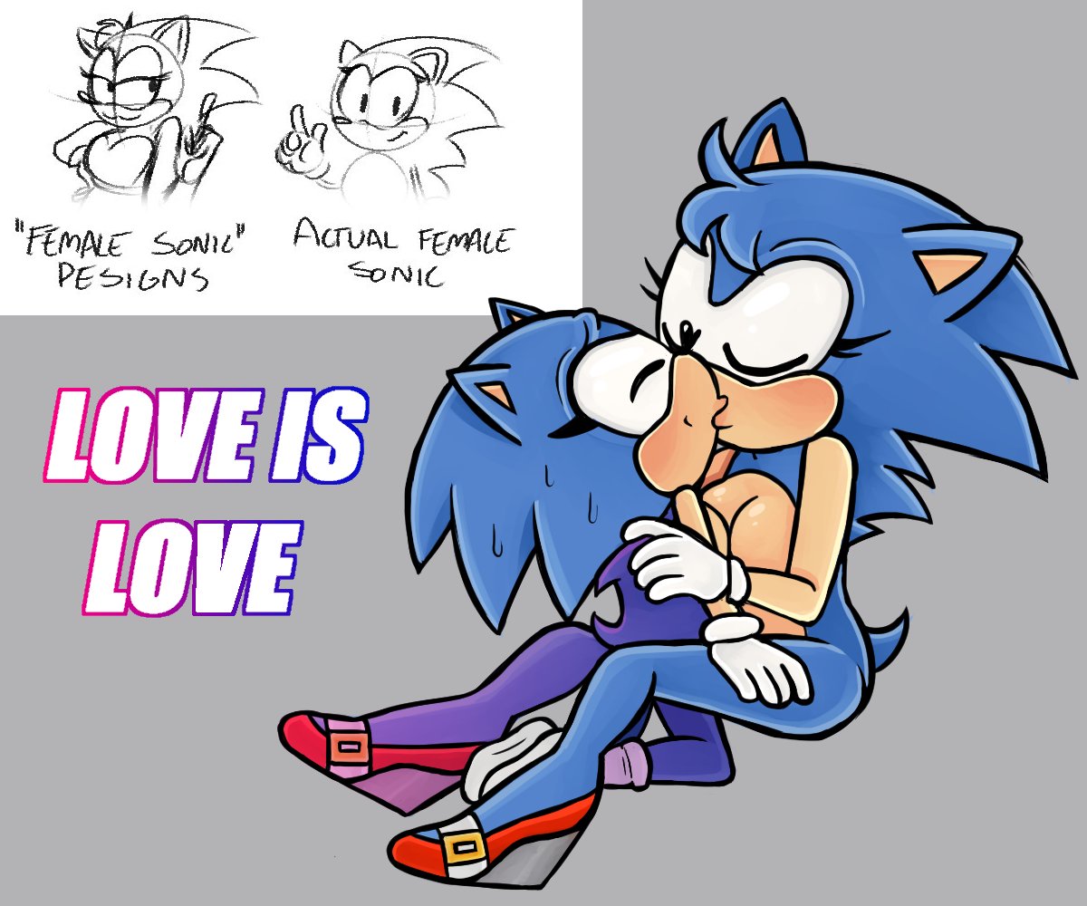 Fan art of female sonic the hedgehog and female classic sonic