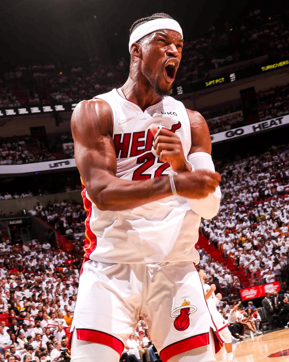 Jimmy Butler tonight: 

45 points 
5 rebounds 
5 assists 
2 steals 
15/25 FG
4/7 3PT 
11/12 FT 

Himmy Butler 🔥🔥🔥