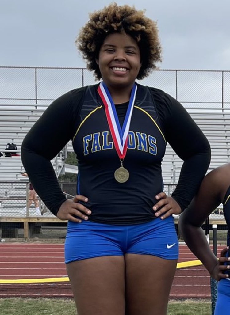 I would like to welcome Kaylor Crawford to the All American Throwers. <a href="/kkaylorrr/">Kaylor 💛</a> is a Junior at Channelview High School, and competes in shotput, discus, and powerlifting. Current PR for shotput is 33’8 and 119’8 for discus. Welcome to the family! <a href="/AAThrowers/">Coach Nick</a> <a href="/ThrowSumthin/">Auntie Throw Sumthin - the Community Coach ⚪💣🥇</a>