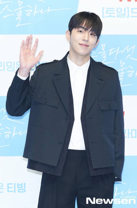 SOOP says that #NamJooHyuk is still in discussion to lead webtoon based thriller drama #Vigilante. The story is about dark hero who doesn't bend by the law.

It's in talks to be released through OTT entertain.naver.com/read?oid=609&a… #KoreanUpdates RZ