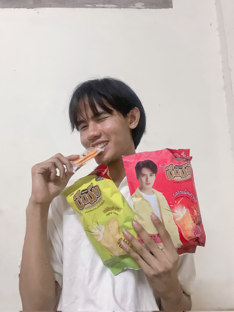 b4_scmk's tweet photo. วันนี้บอลขอแนะนำชินมัย 2 รสนี้เลยย
รสดั้งเดิม อร่อย กลมกล่อม และรสไก่เผ็ดเกาหลี เผ็ดแซ่บสไตล์เกาหลี  ไม่ว่าจะรสไหนก็อร่อย จะกินคู่กับอะไรก็อร่อยยย ยังเต็มไปด้วยประโยชน์อีกด้วย 
หาซื้อมาลองกันได้แล้ววันนี้ ที่ 7-11 และร้านค้าใกล้บ้าน #ชินมัย #กรอบเพลินจนหยุดไม่อยู่ #รีวิวเซเว่น https://t.co/pOMEgbSdP1