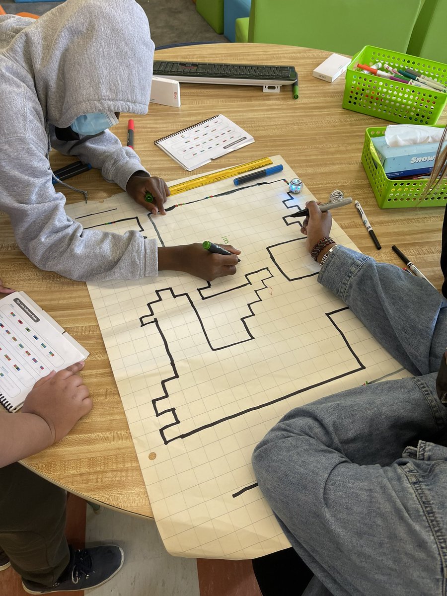 SWylde7's tweet photo. Coding today with my ISP class at @TDSB_Smithfield with @Ozobot 

#stem #coding #science #ozobots https://t.co/E7IIoKxosl