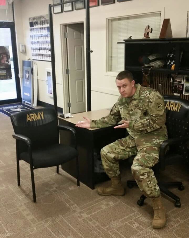 MalcolmNance's tweet image. For all the gun experts who say “He can’t fight Russia! cuz his empty mag ain’t seated.” True I had just quickly cleared a weapon x3, in the dark in a forest in an air raid at so I could talk on fucking TV under glaring light at 0200 0°C. I HAVE A SMASHING IDEA: JOIN OR STFU.