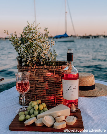 jhemkitty's tweet image. Perfect gift for any holiday celebration, eh? #ad #21+ @joshcellars wines are rooted in values of hard work and a commitment to the highest quality! clvr.li/JoshCellarsCS22
 #JoshCellars #JoshCellarsWine