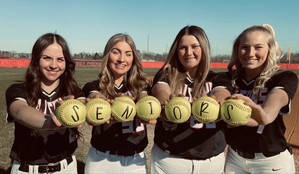 ladyfalcon_SB's tweet photo. Lady Falcons 6
Livingston 0

Byron,Smith-2B,1B
Padgett-2B
Davis,Gottselig,McMahan-1B

Padgett-7IP,4H,0ER,1BB,11K

Big Shoutout and Thank You to our Seniors-Kristin Kruger, Cadie McMahan, Maddie Jones, and Kylen Padgett!! https://t.co/vDG7WZAjcs