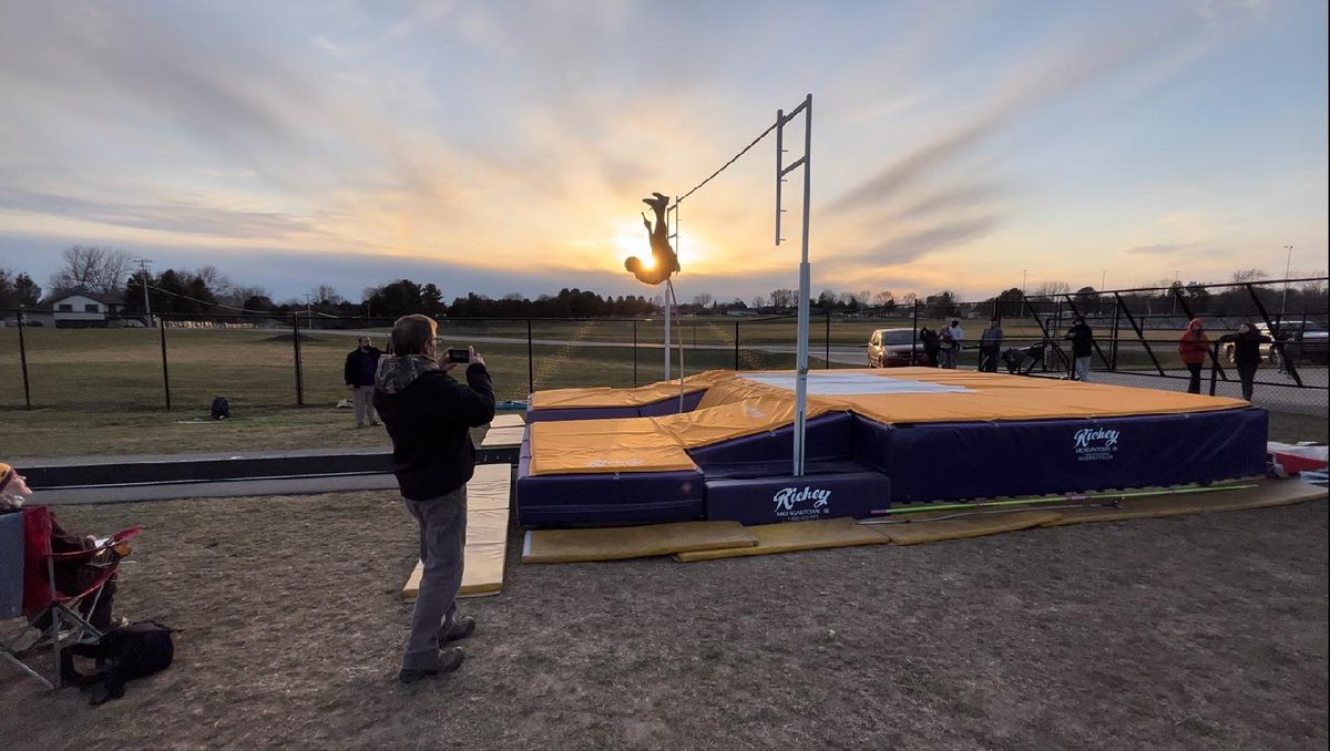 This captures the night perfectly! Portage has another 13 foot pole vaulter! Congrats Wyatt!

#itisagreatdaytobeawarrior 
#wewereborntoshine