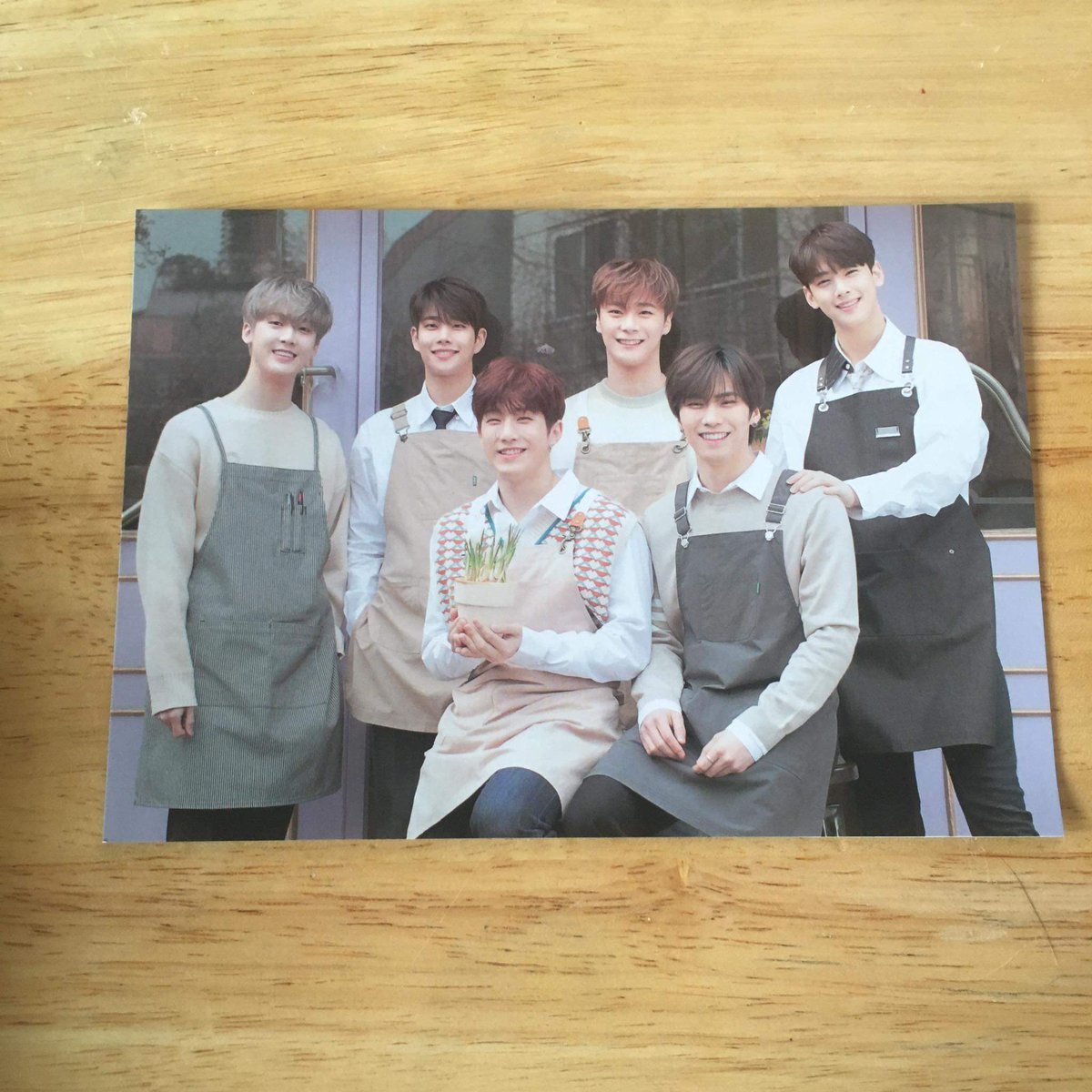 YATs_StorePH's tweet photo. RANDOM POSTCARDS BTS / ASTRO 
ONHAND
20 EACH + PF + LSF https://t.co/1oP77DrgkM