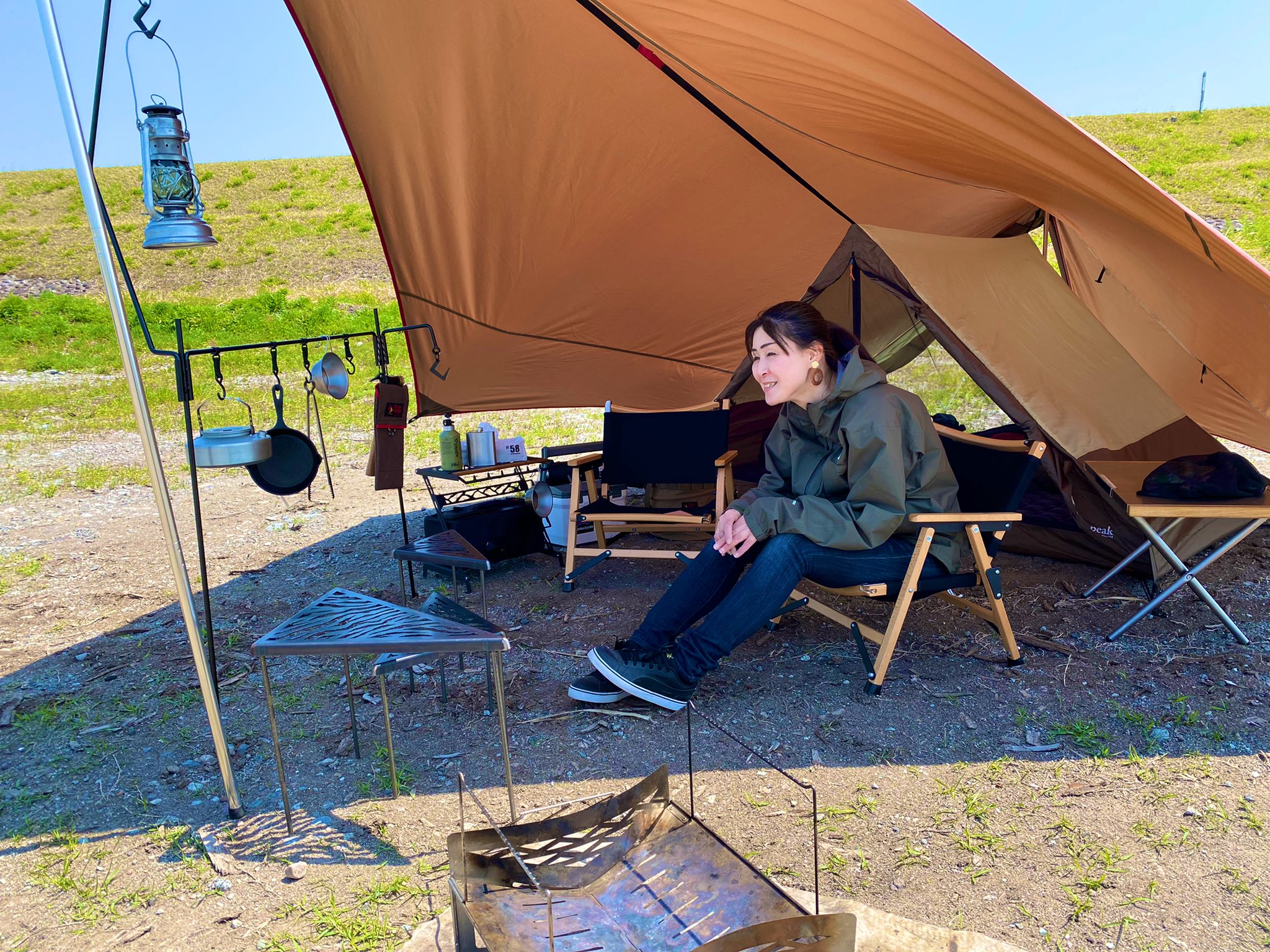 え ちゃん 本日 第二回富山グループキャンプ開催 とりあえず メインは夜だから日中は嫁さんとbbqして飲みながら待ってます でも スノピのヘキサイーズ夫婦でもいけそうという 新しい発見ができた 富山キャンプ グループキャンプ 常願寺川