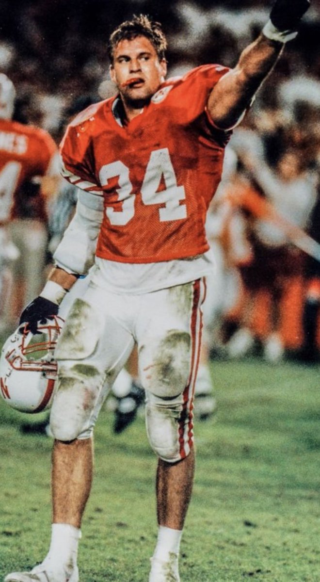 After a great talk with <a href="/CoachChinander/">Erik Chinander</a> , I’m thankful to receive my 3rd offer to play football at the University of Nebraska 🇺🇸🔴⚪️☠️  <a href="/coachwilson_MHS/">Wes Wilson</a>  @SeanDillonNU <a href="/TheStrengthU/">JC Moreau</a>