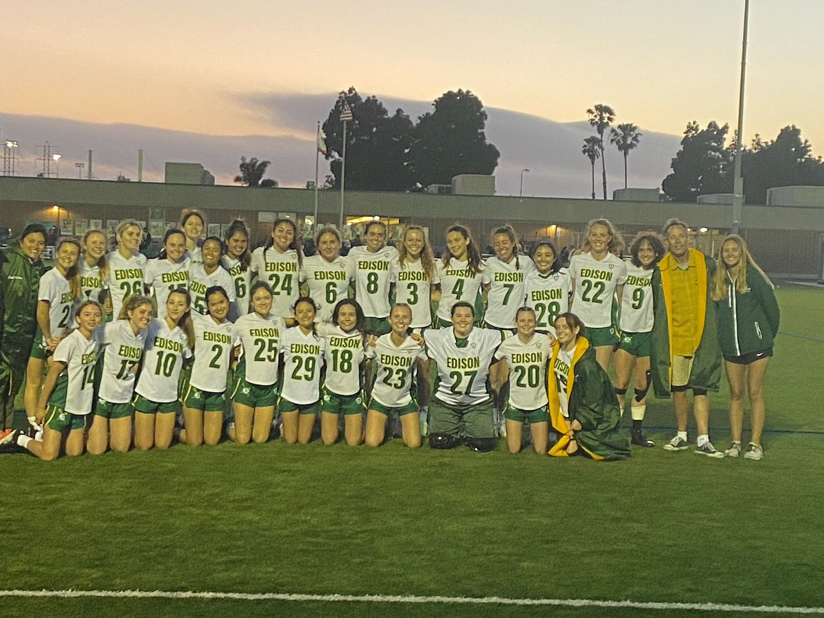 FINAL: <a href="/EdisonLAXGirls/">Edison Girls Lacrosse</a> 17, <a href="/seaqueenlax/">CdM Girls Lacrosse</a> 12. The Chargers clinch outright their first Sunset League title in program history. 
Somewhere @miawhalen13 is smiling. 

<a href="/AndrewTurnerTCN/">Andrew Turner</a> <a href="/EdisonSportsNet/">Edison Sports Net</a> <a href="/richboyce4/">Rich Boyce</a> <a href="/EdisonChargers/">Edison High School</a>