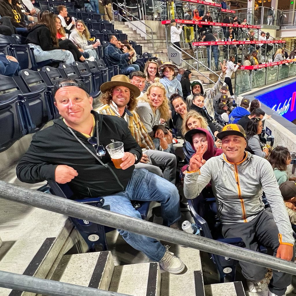Padres… crushing. #TIMETOSHINE