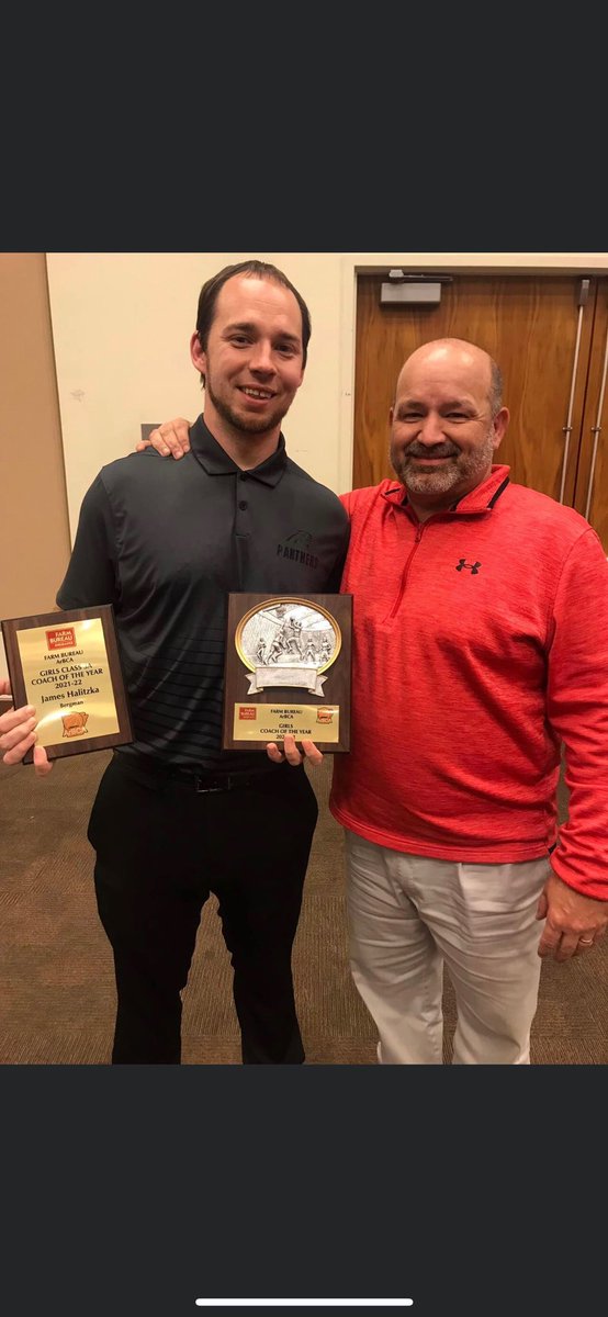Matt_Dog61's tweet photo. Two of my favorite KHS coaches!   Congratulations to James Halitzka on being named Arkansas Girls Basketball Coach of the Year and to Bean Hoffman for being Top5 in 2A girls basketball.  @Halitzka_Nation @ARHoopsters1 https://t.co/hlvPaaJLqv