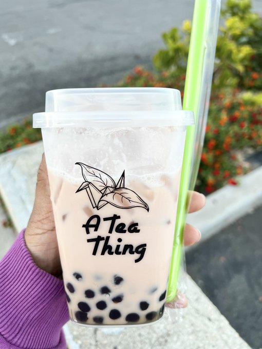 The new BoBa place in town is hitting 🧋🔥 😋 #bobatea #bubbletea #milktea #LosAngeles https://t.co/nNo