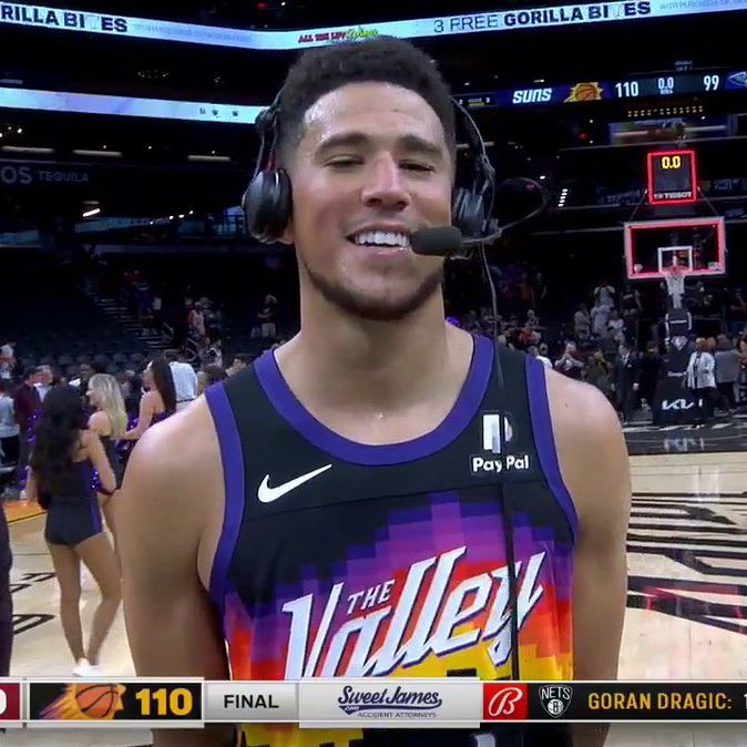 Devin Booker at halftime:

31 Points 
67% FG
7/10 3PM

🔥🔥🔥