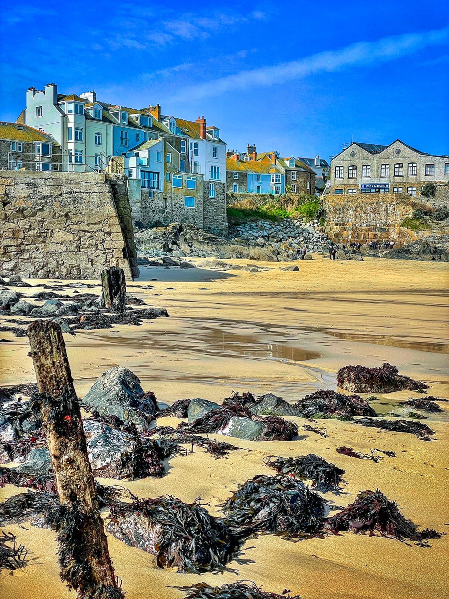 Bamaluz beach.
#cornwall #kernow #lovecornwall #uk #explorecornwall #cornishcoast #sea #ocean #visitcornwall #smeatonspier #pier #capturingcornwall #stives #stivescornwall #sky #marine #boat #fishing #fishingboat #harbour #stivesbay #sky #bamaluz #beach #stivesharbour