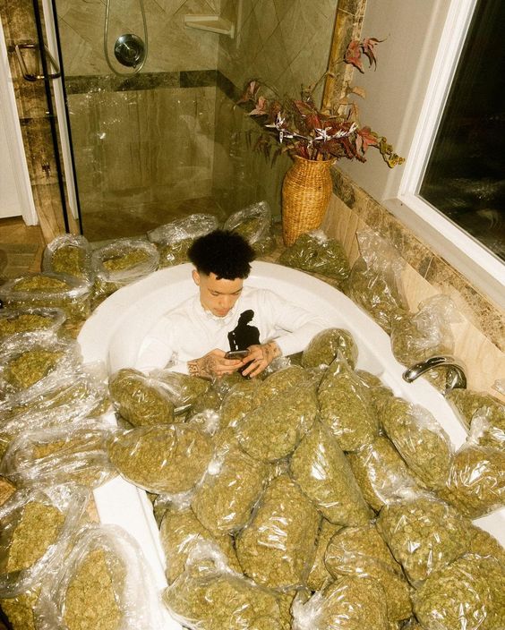 Herbworthy's tweet photo. Where you can find me all day today 😉💚🙌 #420 https://t.co/mzg9Ect0Md
