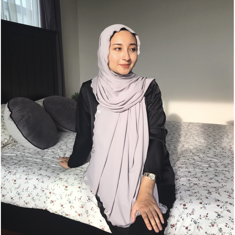Mayyaaaa_____'s tweet photo. Klasik sulam shawl https://t.co/vflelJKOHm