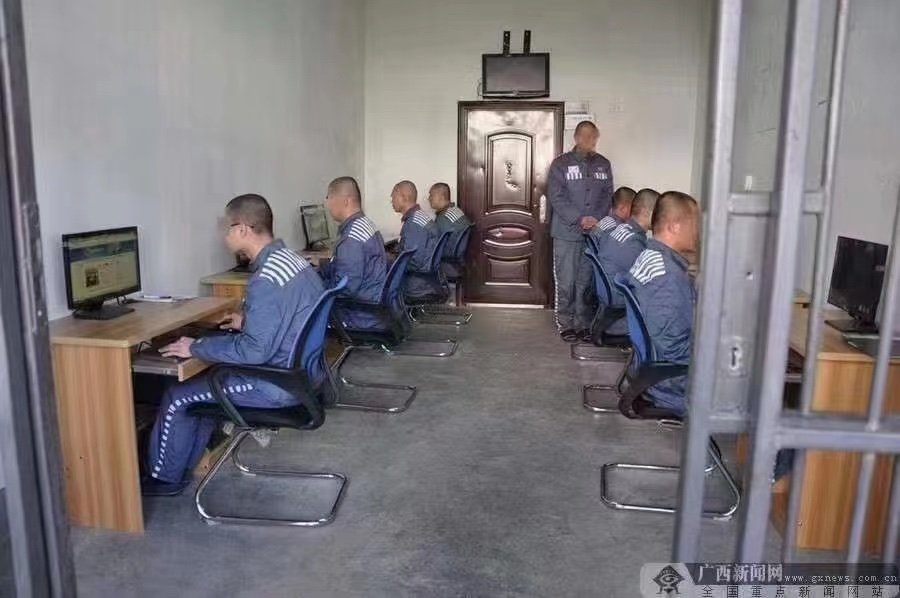 songpinganq's tweet photo. Guess who are tweeting those pro-CCP messages?
The prisoners in China!
The more the post,the less jail time they have to spend!
I bet some of CCP messages here are made by them as well. https://t.co/Cdu92BOuNL
