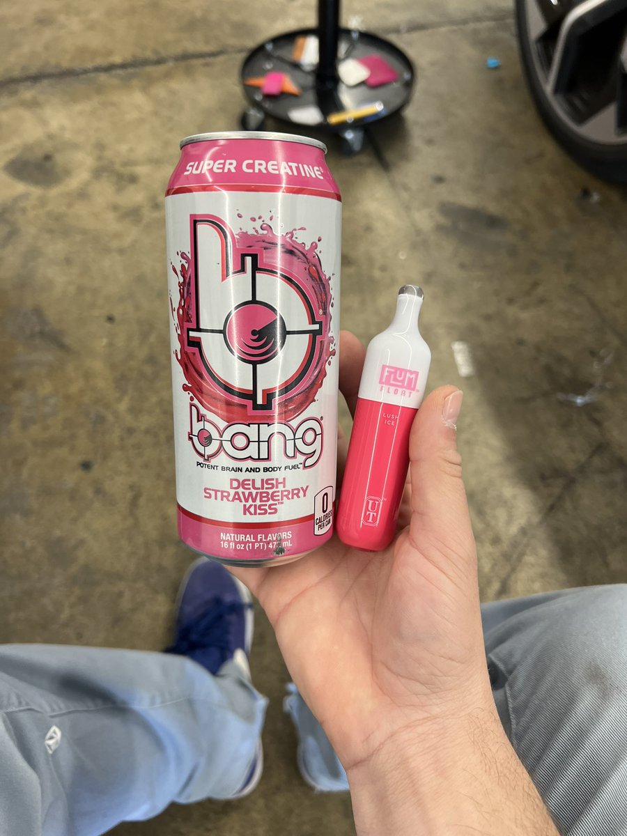 143_hls's tweet photo. @Tesla is this what the fuck you be putting in them superchargers? I damn near outran a model S today on god 🤣 https://t.co/Wwi3YjTmTv