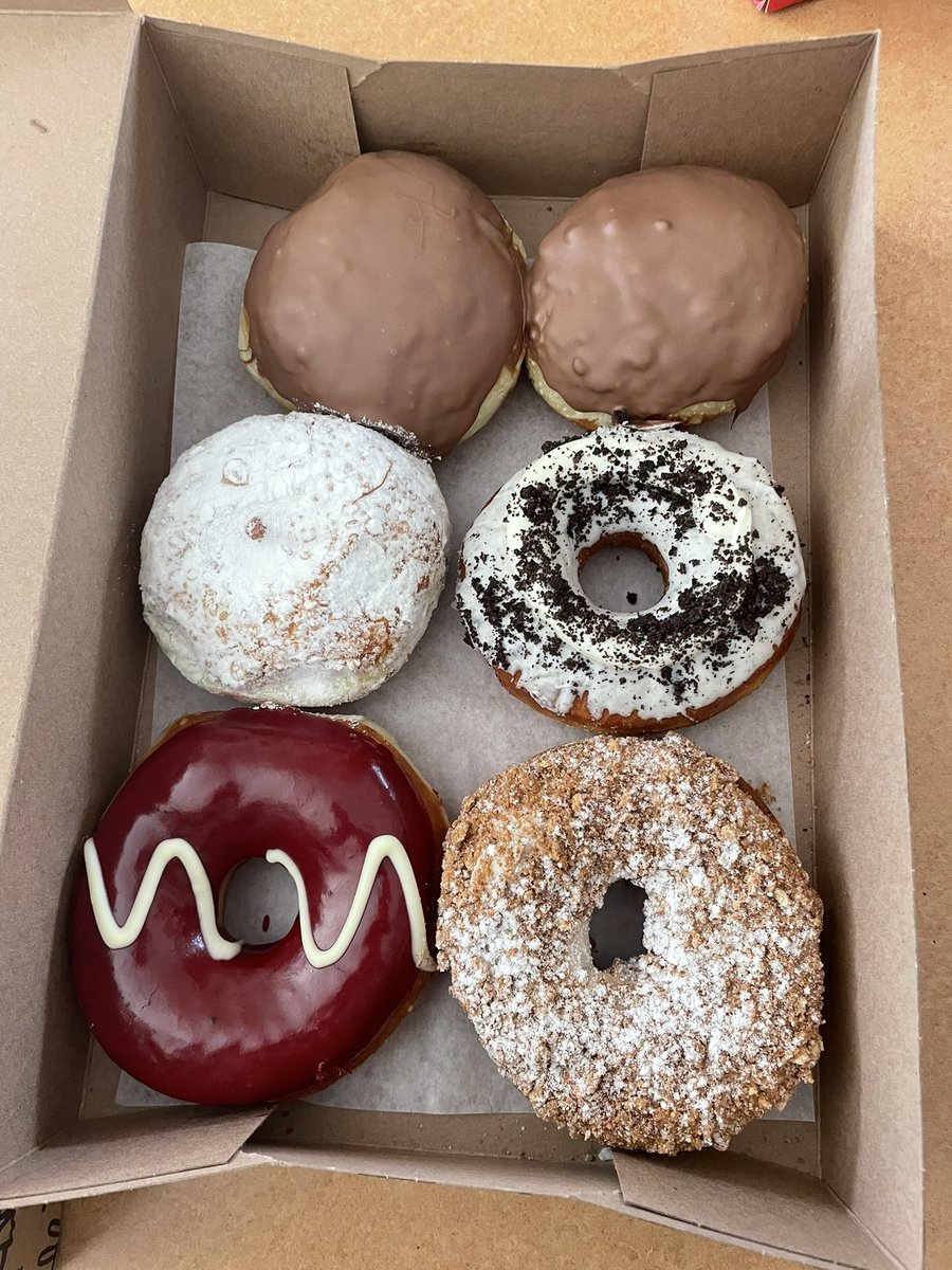 GabbyChamandy's tweet photo. @suzyqdoughnuts 😍🤤 https://t.co/2XB06iQKb0