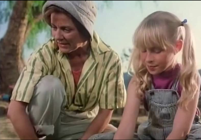 AngusKohm's tweet photo. Grave Secrets: The Legacy of Hilltop Drive (1992) by #JohnPatterson
w/#PattyDuke #DavidSoul #FrancesBay
Residents of new homes experience strange phenomena and find out that their houses are built on a former cemetery.
Based on a #TrueStory !
#Horror
#TrashOrTerrorTuesday https://t.co/bF9IdR87SI