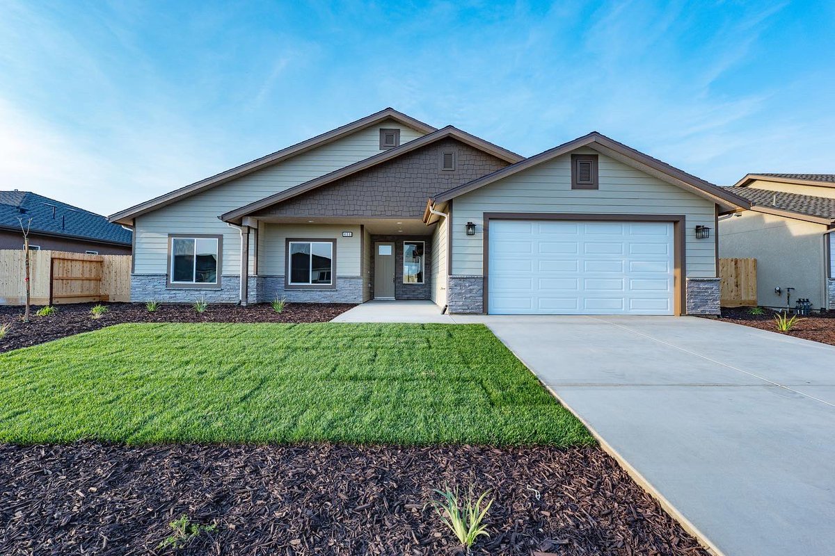 YanezHomes's tweet photo. Our Homestead Plan at Hillside Estates, Woodlake 😍🏘 

4 Bed | 2.5 Bath | 2-3 car 

#newhome #construction #realestate https://t.co/FiNLdu6hx2