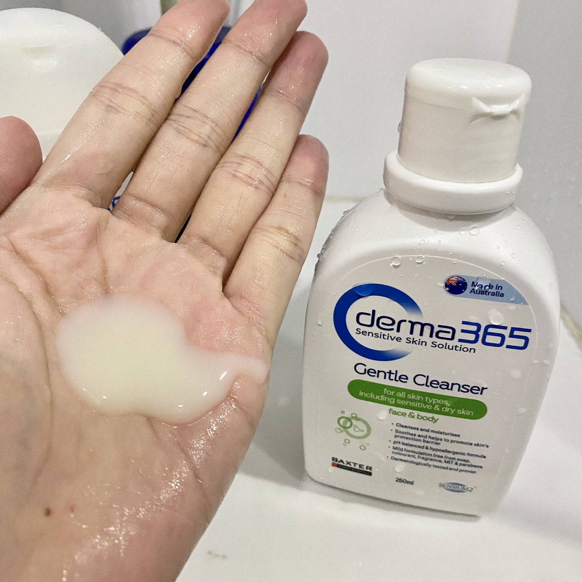 bbigkachu's tweet photo. ใครใช้ #Derma365 จะรู้ดีว่ามันดีนะ นางจะช่วยในเรื่องให้ผิวแข็งแรง พวกที่ใส่แมสก์แล้วสิวขึ้น อากาศเย็นแล้วหน้าแห้งเป็นขุย มึงใช้เถอะตอบโจทย์มาก ส่วนใครผิวแพ้ง่ายใช้ได้เลยตัวนี้เหมาะกับพวกผิวแพ้ง่ายโดยเฉพาะเลย ได้ทั้งความสะอาดและบำรุงผิวไปในตัว ซื้อได้ที่เซเว่นเลย #365หน้าไม่แพ้ https://t.co/TgFzNJOGtG