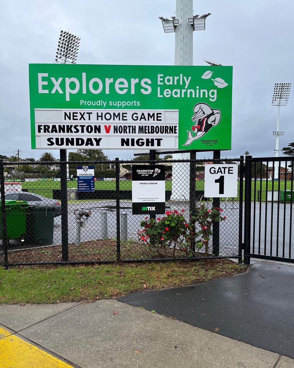Just 4 days to go until our ANZAC Eve clash vs @NorthVFL at <a href="/skybus_aus/">SkyBus</a> Stadium on Sunday night at 7:05pm. Our womens team open their season at 3:30pm against <a href="/TyabbFNC/">Tyabb Yabbies FNC</a>. Come down and support the teams, their will be an ANZAC ceremony before the mens game #DolphinUp #BePartofIt