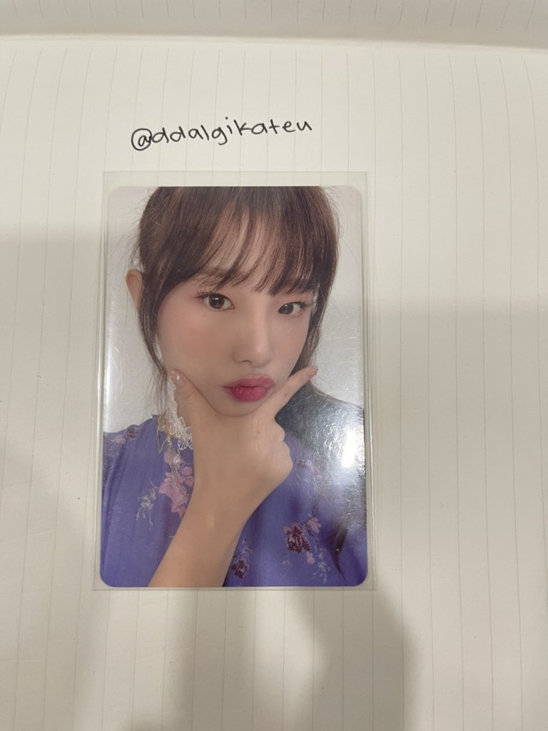 ddalgikateu's tweet photo. wts lfb ph #ddalgisells🍓 

✴︎ yena pogi pc

𓂋 100 (payo / 3days reserve)
𓂋 mod: gcash |  mod: sco jnt / jnt direct
𓂋 read loc b4 transacting ‼️

⌗ izone iz*one choi yena nootnoot heart*iz photocard https://t.co/yv5mRV03tx
