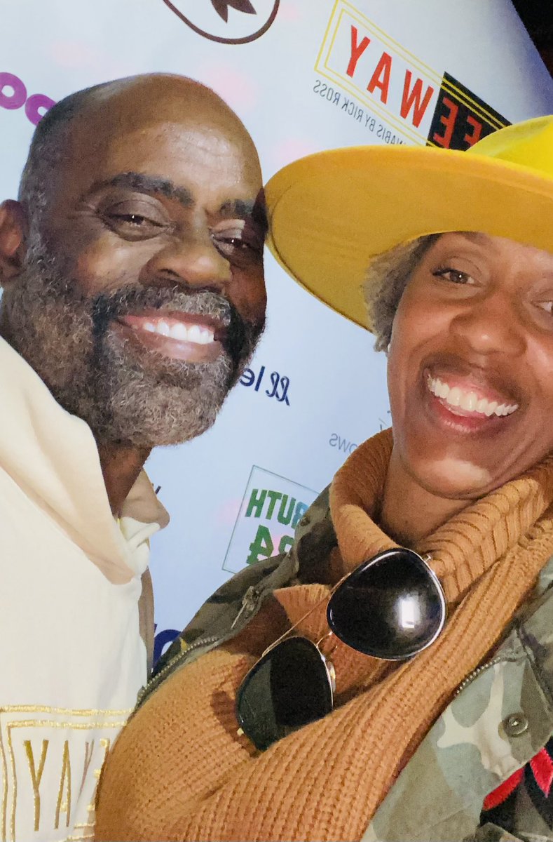 DrShalair's tweet photo. Cannabis Industry Night with @FreewayRickyRoss #TheRealBigFifty Look Who Came Through💫💫💫 ⭕️ #CannabisCommunity #Cannabis in #Boston We’re definitely putting in the MF work Fam!! ✊🏾✊🏾 https://t.co/ihaBEirdns