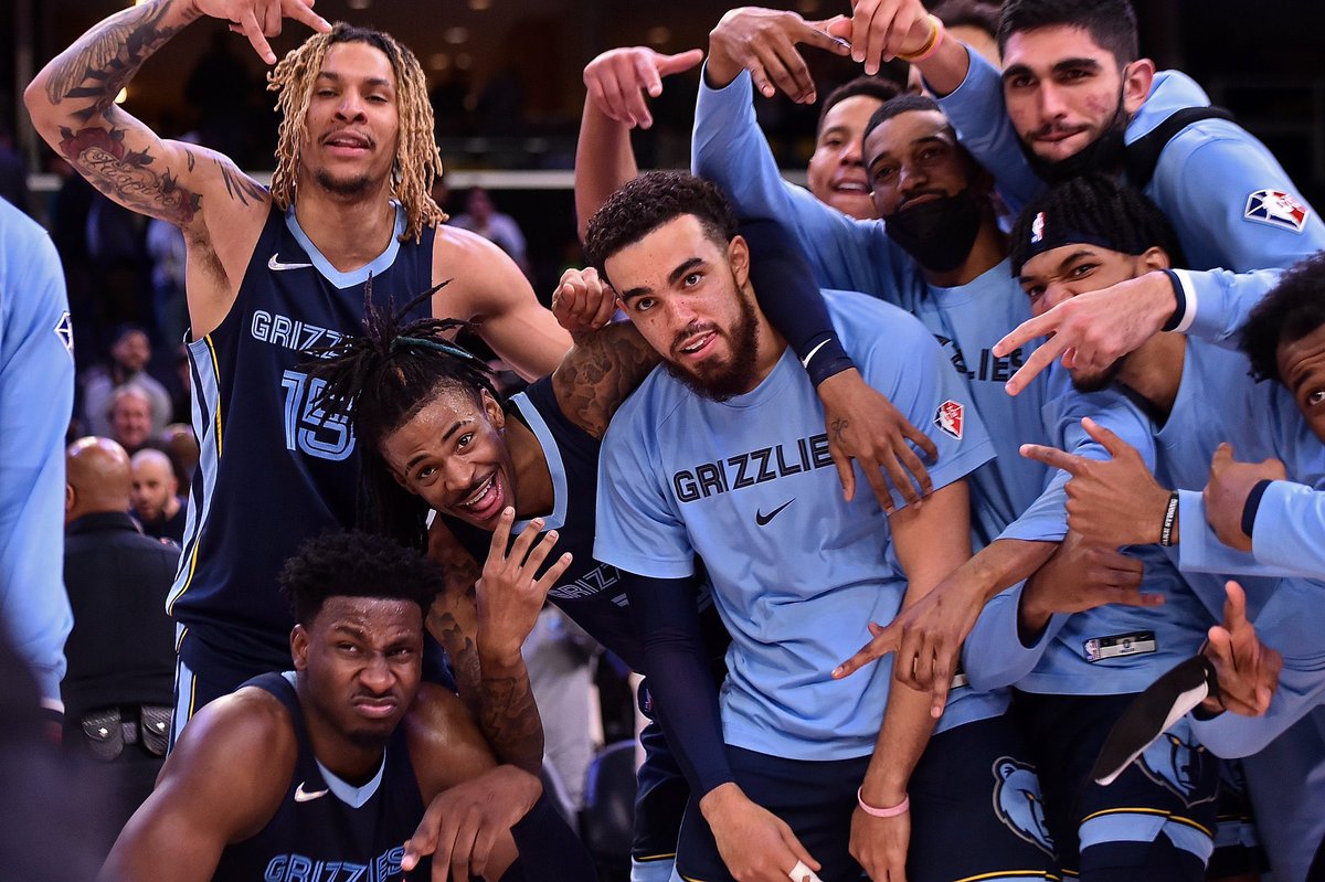 GWord20's tweet photo. Playlist shuffled Dolph right after Key Glock. Issa MEMPHIS NIGHT. WELCOME TO THE DARK 🥷 @memgrizz https://t.co/XtiBhlO5Ul