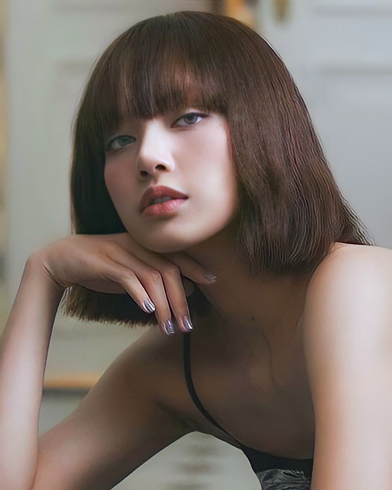 lalisapics4k's tweet photo. LISA x ELLE https://t.co/rFFYU2DLeV