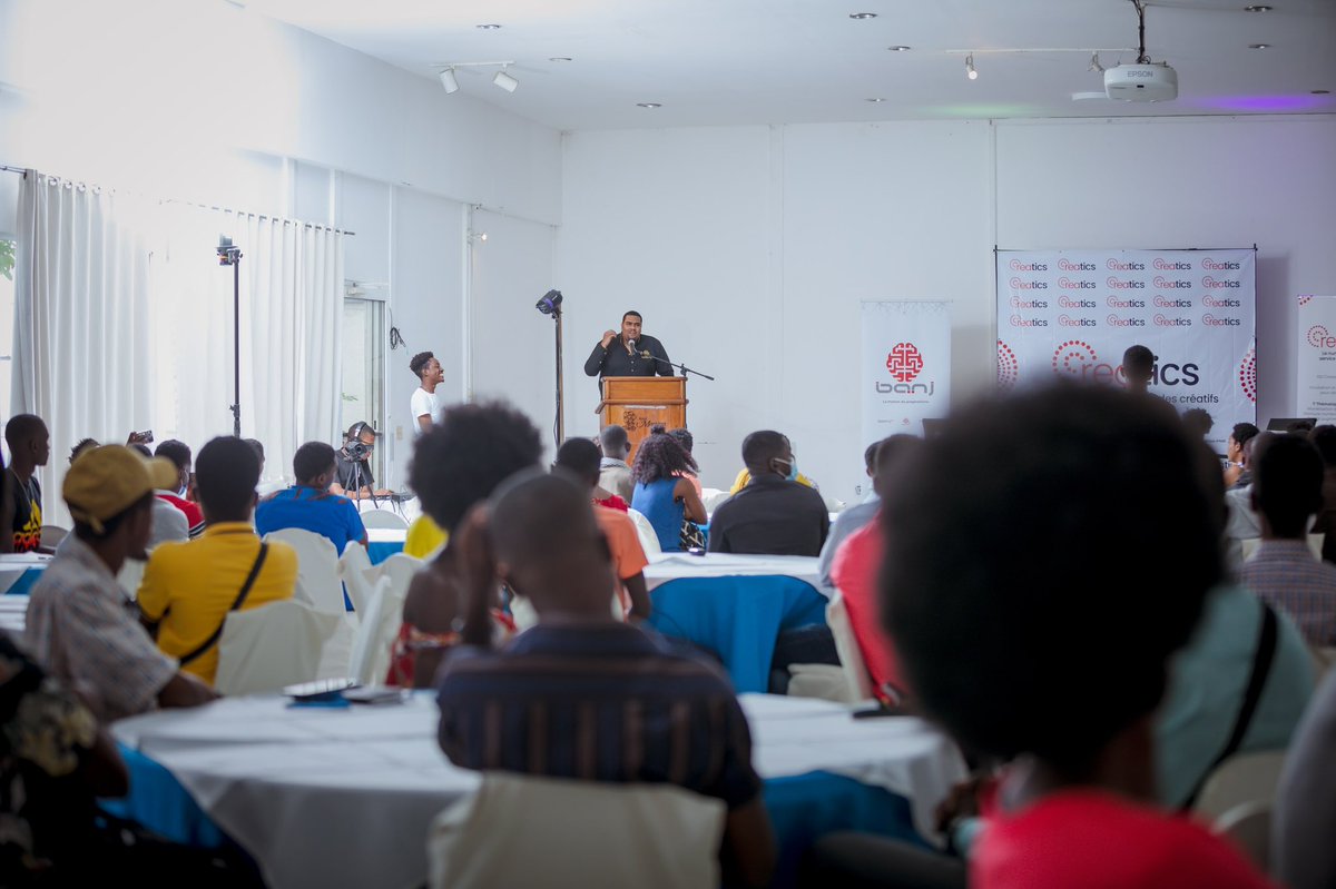 marcalainb's tweet photo. Lundi dernier au lancement des formations #Creatics avec 166 créatifs et l’Ambassade de Suisse en Haïti.
I truly love what I do and I am grateful for the amazing people I get to work with everyday!
Thank you all, Thank you @banjHT!
🔥 Pics by @MDiedson https://t.co/qoydaiGbY3