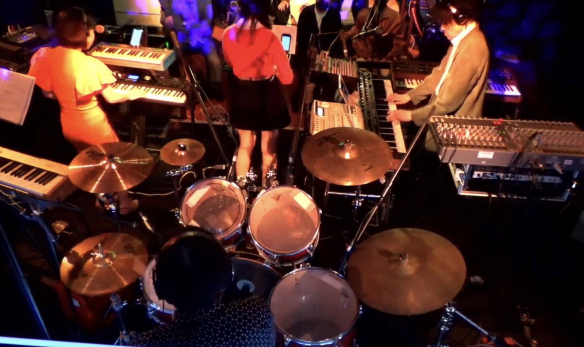 Hiragury's tweet photo. 【35th Yellow magic Night at 千葉LOOM】参加

今回もコピーバンドによる高度な演奏
YMO再結成ライブに携わった方の　公演秘話
トーク：若い世代が　YMOに惹かれるワケ　

今回は6時間超　時間も増殖♨

次は夏　もっと練習して参加しよっと♫

＃YMN　#YellowMagicNight　https://t.co/dcYzdevNtN https://t.co/T6rQtyxABh
