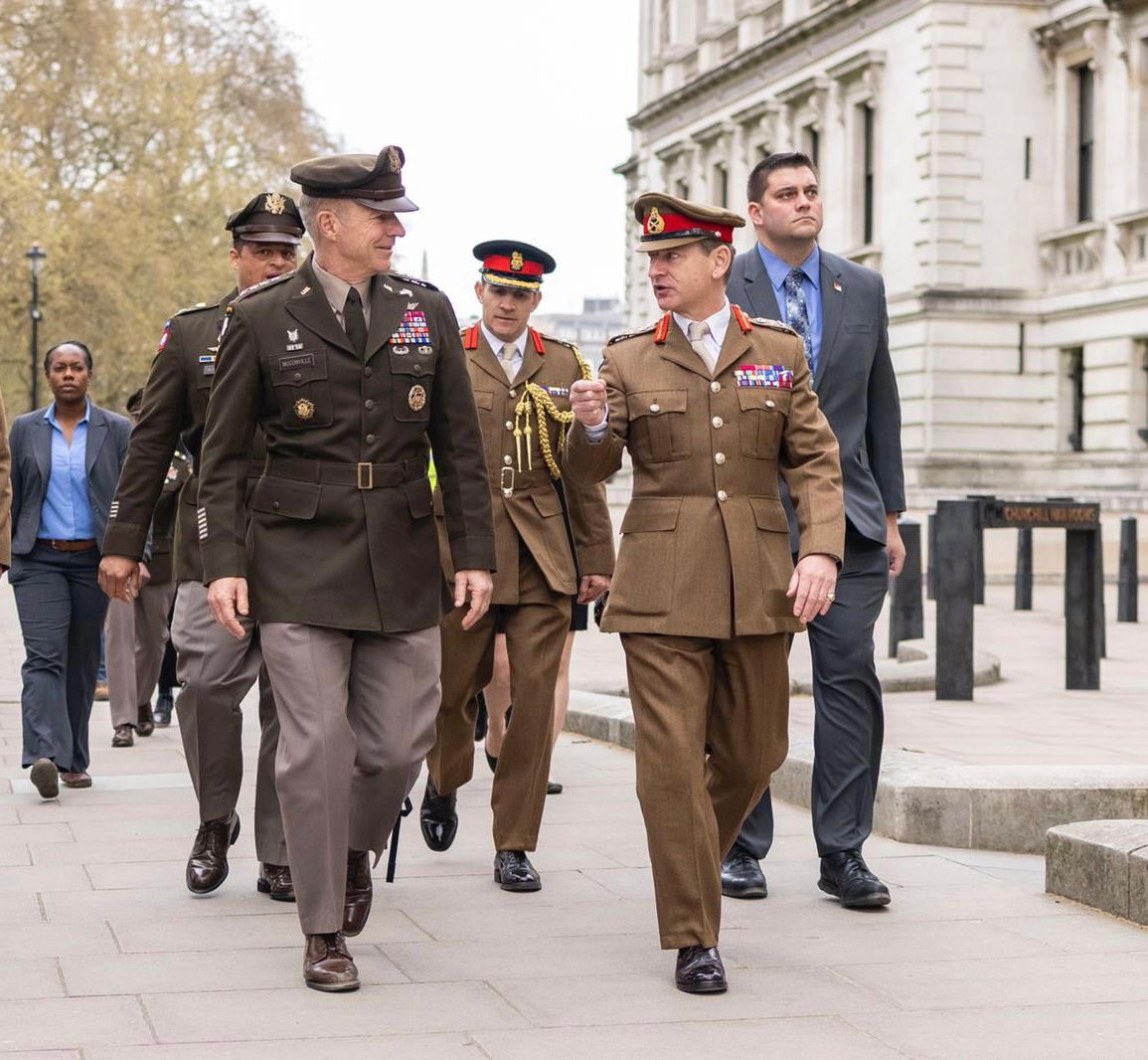 ArmyCGS's tweet photo. The visit by the Chief of Staff of the US Army, General James C McConville, to represent Her Majesty The Queen at The Sovereign’s Parade and deliver the 75th Kermit Roosevelt Lecture reinforces the strong bonds and shared history that unite @USArmy and @BritishArmy. https://t.co/BpScvgD4wn
