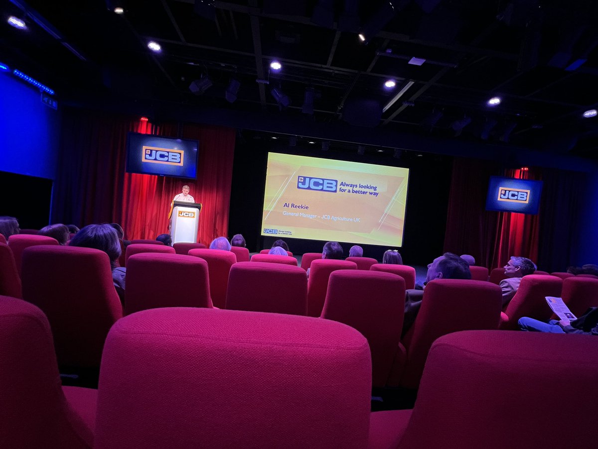 ArdenEnterprise's tweet image. .@clamidlands is the most amazing voice of #rural #business. Great to be at @JCBmachines global hq and hear about how they #alwaysstrive to do better and #innovate for #netzero. Incredible #UKplc and #ruralbusiness success story. @CBINorth @InnovationWM #agritech