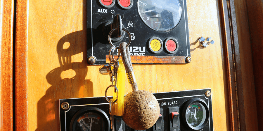 CRTBoating's tweet photo. #WednesdayWisdom - don't lose your boat keys. Write your telephone number on your key float/cork ball. That way, when you leave them behind at the services the finder can call you to let you know where they are. #BoatLife #CanalLife https://t.co/orHxkL5RTA