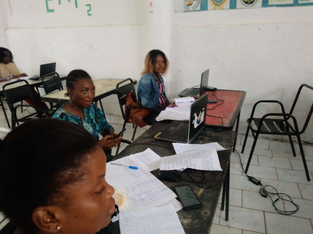 IsmamOfficiel's tweet photo. 🛑🛑🛑🛑🛑 
EXAMENS BTS/HND 

Pour la deuxième phase des examens de BTS/HND, nous souhaitons #BonneChance à TOUS nos Étudiants. 

#EvaluationsPratiques. https://t.co/95K6XVRDdb