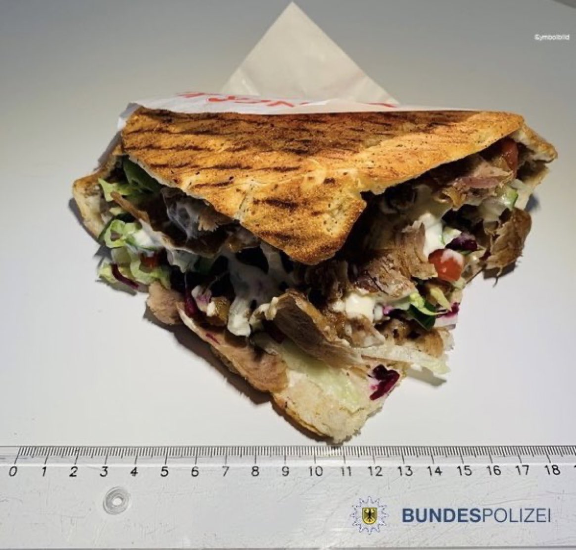 Yesterday a man was arrested for throwing a donner kebab at a security guard in Berlin Neukölln.

This photo was taken by the police for evidence.