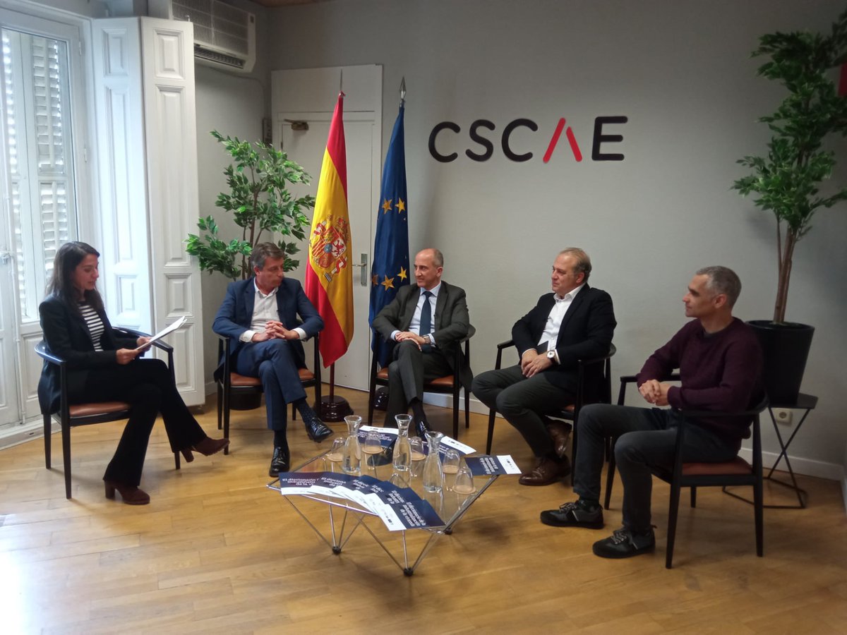 TPC_es's tweet photo. “La precisión, la sostenibilidad y la reducción de tiempos de ejecución son tres de las grandes ventajas de la construcción industrializada”, Javier López, director técnico de Urbania en el Foro ‘Industrializando la vivienda’ organizada por @CSCAE https://t.co/okcBU34qjH