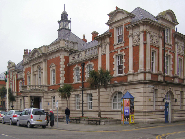 Take yourself to the
Llandudno Antique &amp; Collectors Fair
On Today 
 Wednesday 20th April
9am - 4pm approx.

Click link for more details
antiques-atlas.com/antique_fair/l…
RJG Events
<a href="/Antiqueswales/">walesmedear</a>
 @Llandudno
<a href="/GoNorthWales/">Go North Wales 🏴󠁧󠁢󠁷󠁬󠁳󠁿</a>
<a href="/antiques_atlas/">Antiques Atlas</a>
@whatsonnwales1