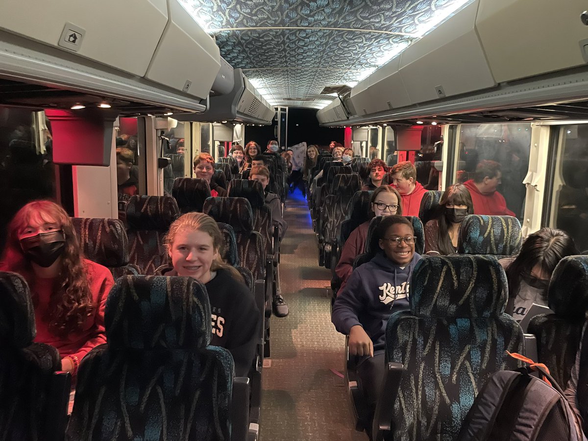 reneedhale's tweet photo. We’re rolling out of BG! #stlp21
@DrakesCreekMS @HenryMossMiddle https://t.co/g4B6Bz7Tg6