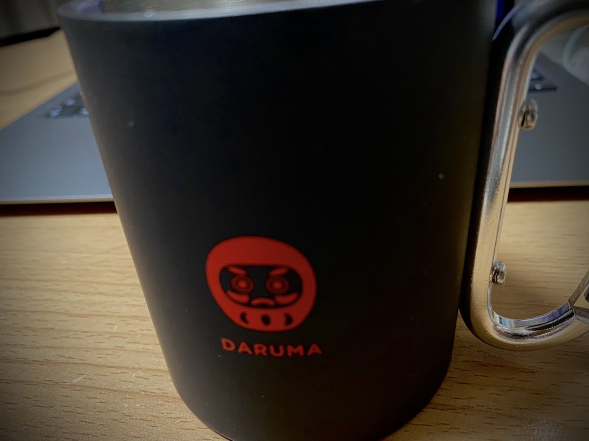 nanode0's tweet photo. 昨日、お買い物に出かけたんだけど
ダルマが可愛くて買っちゃった🥰
取っ手がカラビナになってる
#entrex https://t.co/c6YFFsDT5a