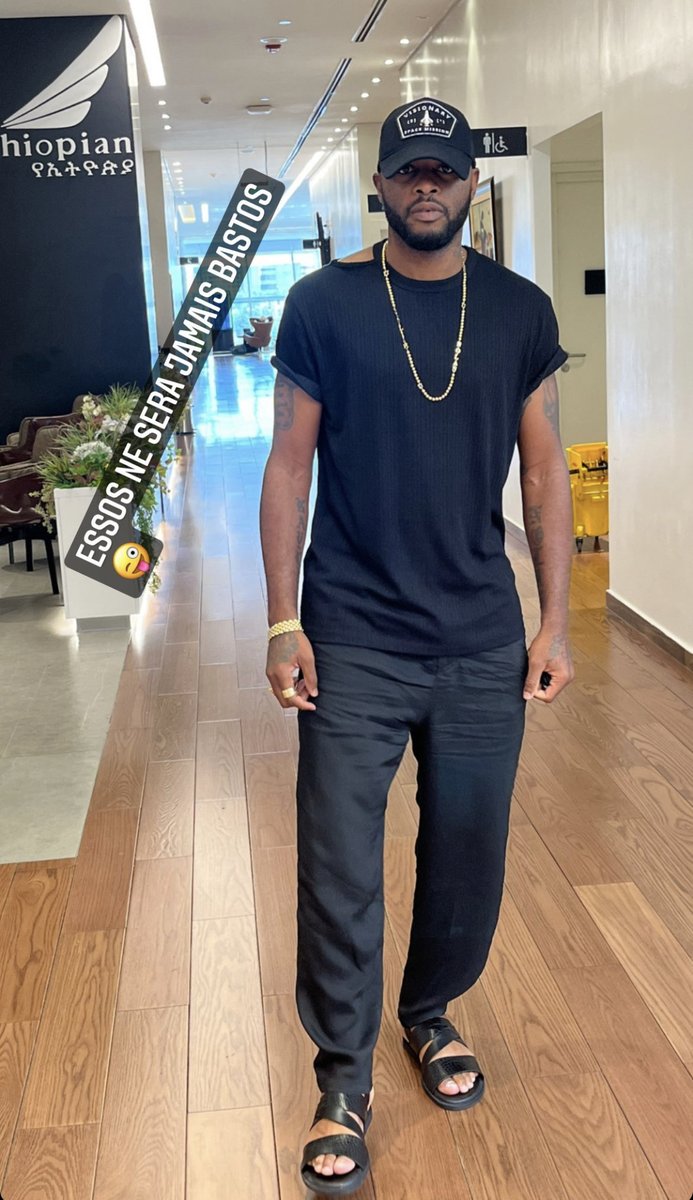 AllezLesLions's tweet photo. Bonjour ร tous ๐๐จ๐ฒ
#Tchakap #AlexSong https://t.co/7j6Fi0wyQX