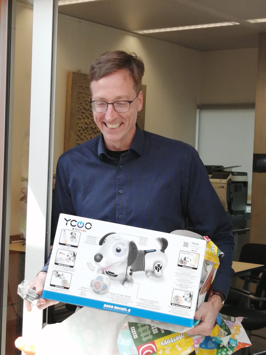 Huckgroup's tweet image. Congratulations to Wilhelm from the Physical Organic Chemistry Department!🎉🎉🎉 The dog robot is now officially the first member of the new #Robotlab! 🤖🐶 #WilhelmHuck #Huckgroup @radboudscience @Radboud_Uni