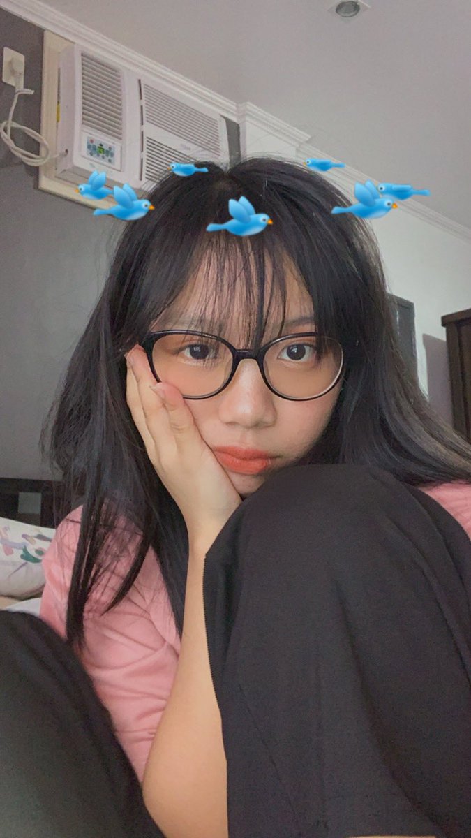flaireofficial_'s tweet photo. look who finally found the twitter account’s passcode :DD #JULIA https://t.co/TJe05Ie9bF
