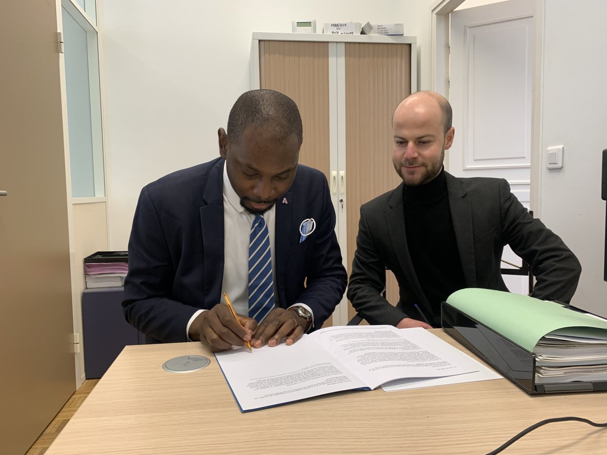 ✅ Très heureux d’officialiser, à Saint-Cloud, le partenariat entre l’ Association des Elus de France (<a href="/Elus_France/">Association des Élus de France</a>) et <a href="/spriterritoires/">EspriTerritoires</a>.
👉 Le cœur de notre ambition commune réside dans les enjeux de réconciliation nationale et de lutte contre les fractures.