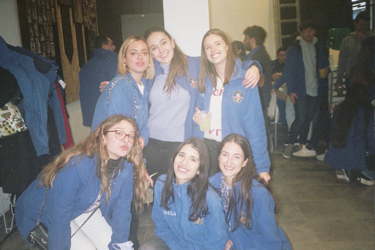 _pauuss's tweet photo. Pero cómo puede ser que no haya presumido de estas chicas por aquí  🫂 https://t.co/ezHppT1XG4
