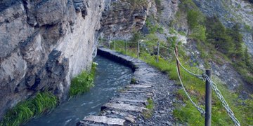 STMediaCH's tweet photo. Immer wieder ein grossartiges Erlebnis! Die einzigartigen #Suonen-Wanderwege im #Wallis!
Entlang der alten Bewässerungskanäle auf historischen Wegen grandiose Naturlandschaften entdecken!
@valaiswallis
Wandertipps: https://t.co/N9MfbzYapy https://t.co/YS2aJfNYHo
