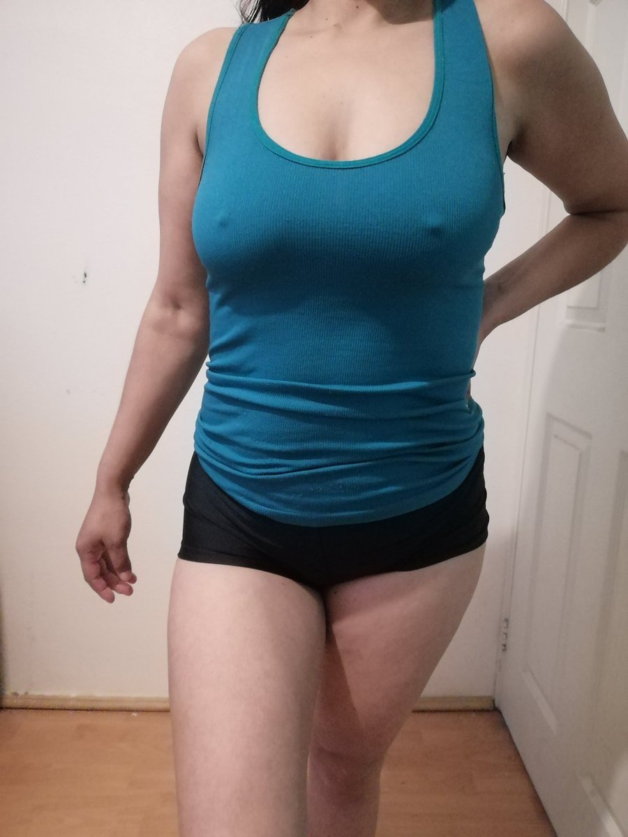 AzulConfesiones's tweet photo. pokies mode , braless day https://t.co/1DGixujnDQ